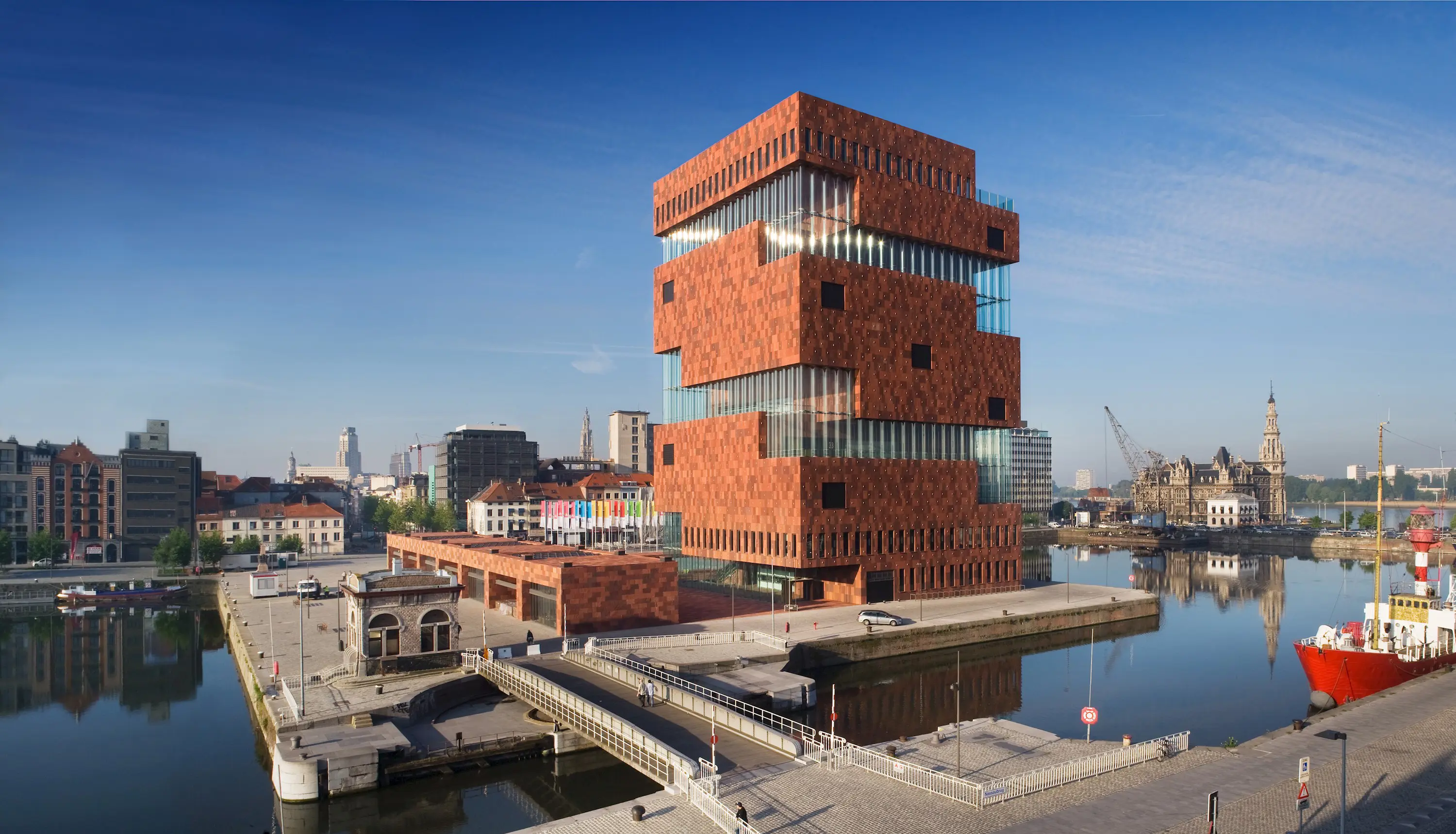 Museum aan de Stroom (MAS)