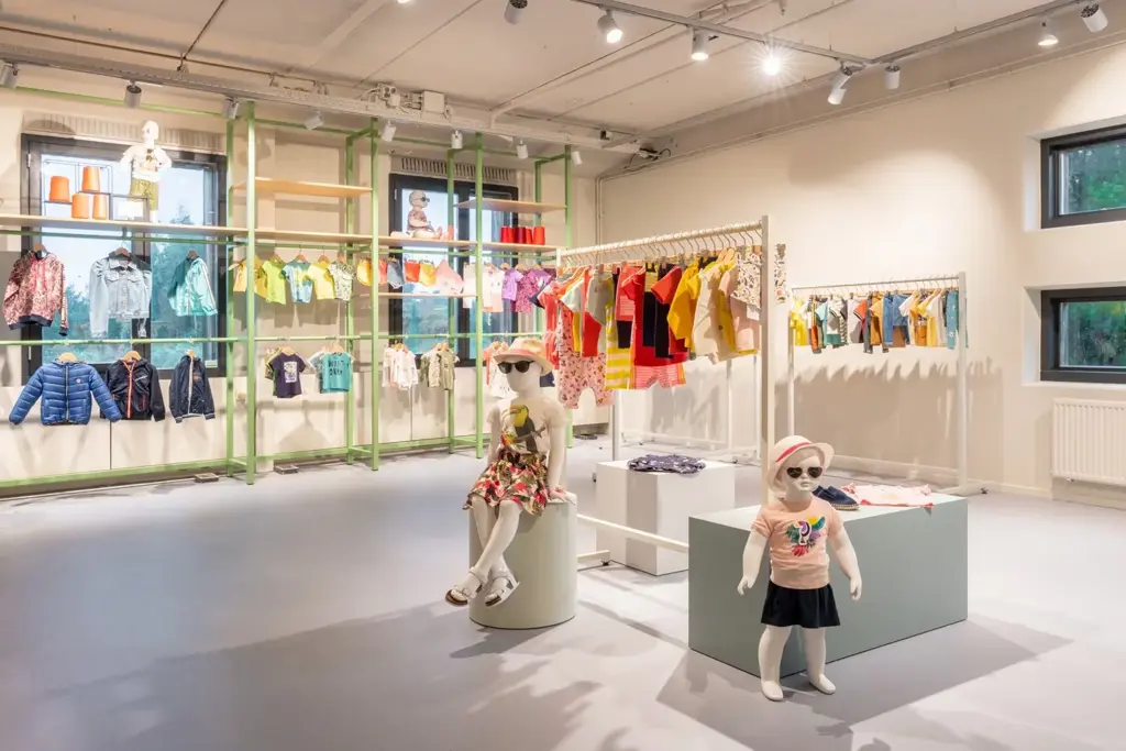 De showrooms op een gietvloerachtige Marmoleumvloer van Forbo Flooring