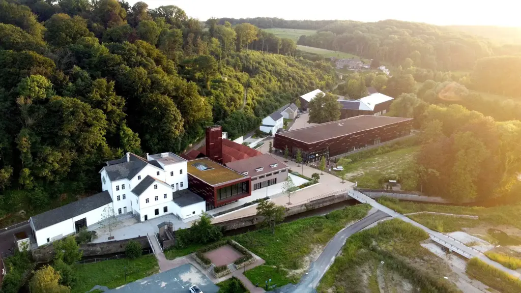 MoederscheimMoonen Par'Course Brewery 001 (LimburgDrone)-1