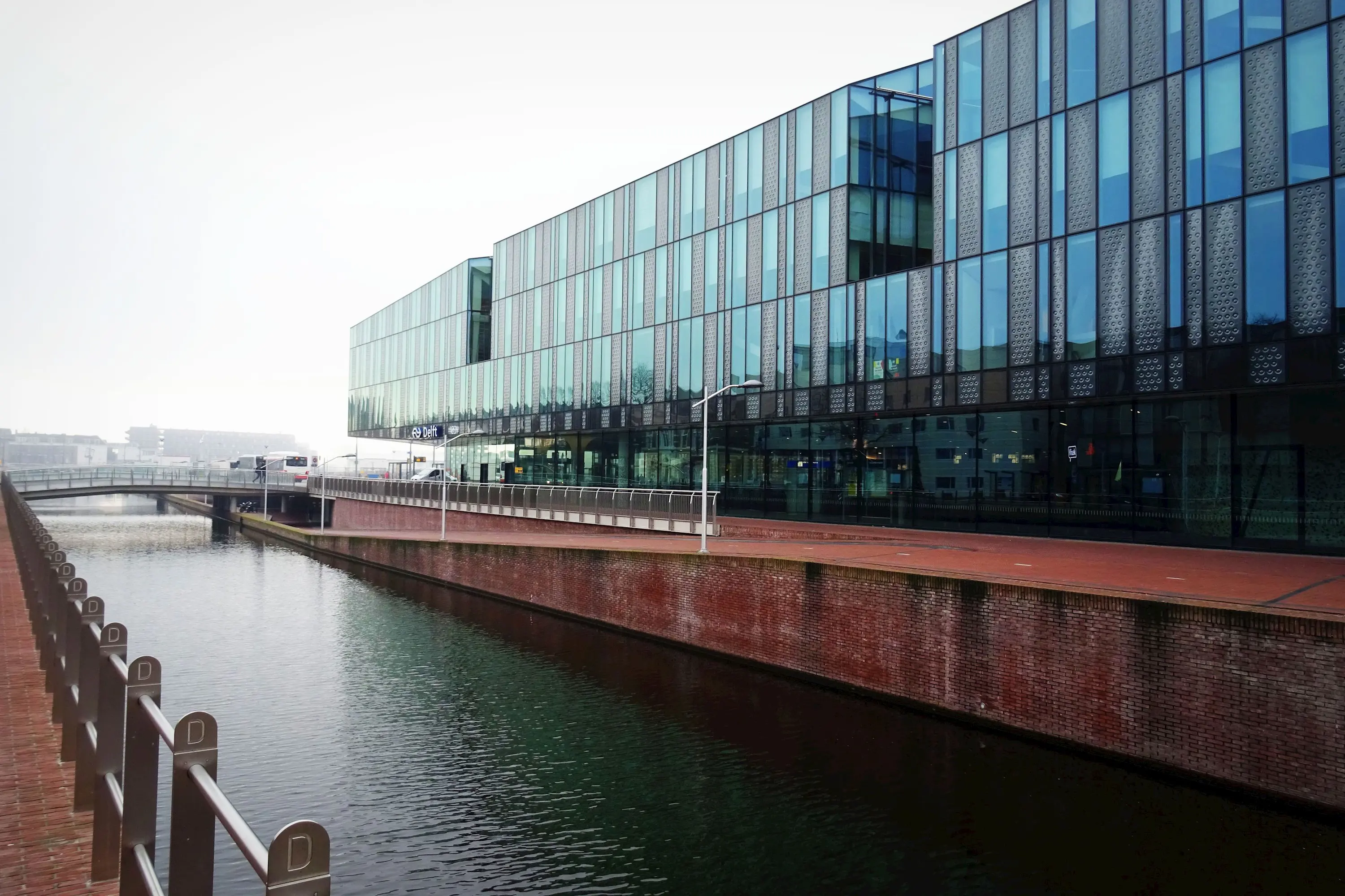 Delft station concourse and municipal offices